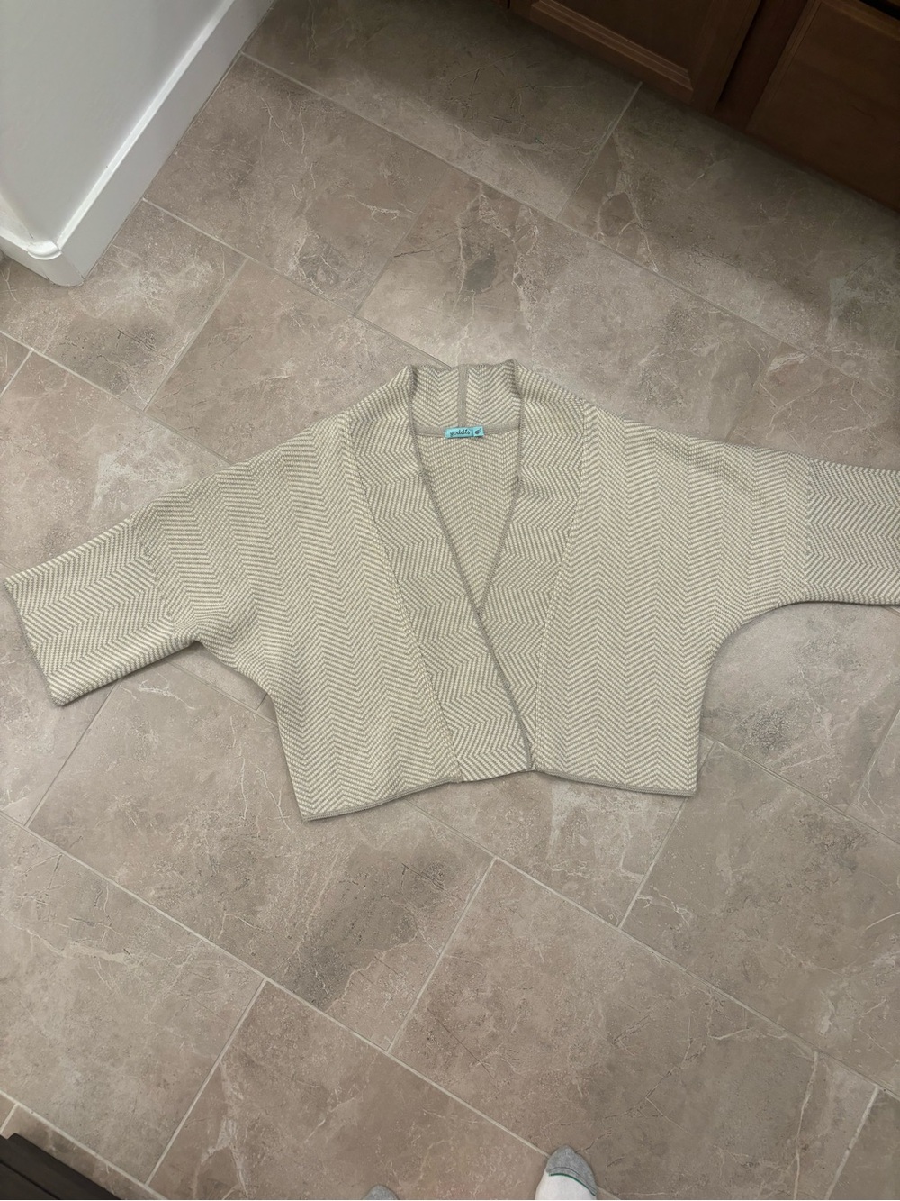 Beige Chevron Cropped Knit Cardigan